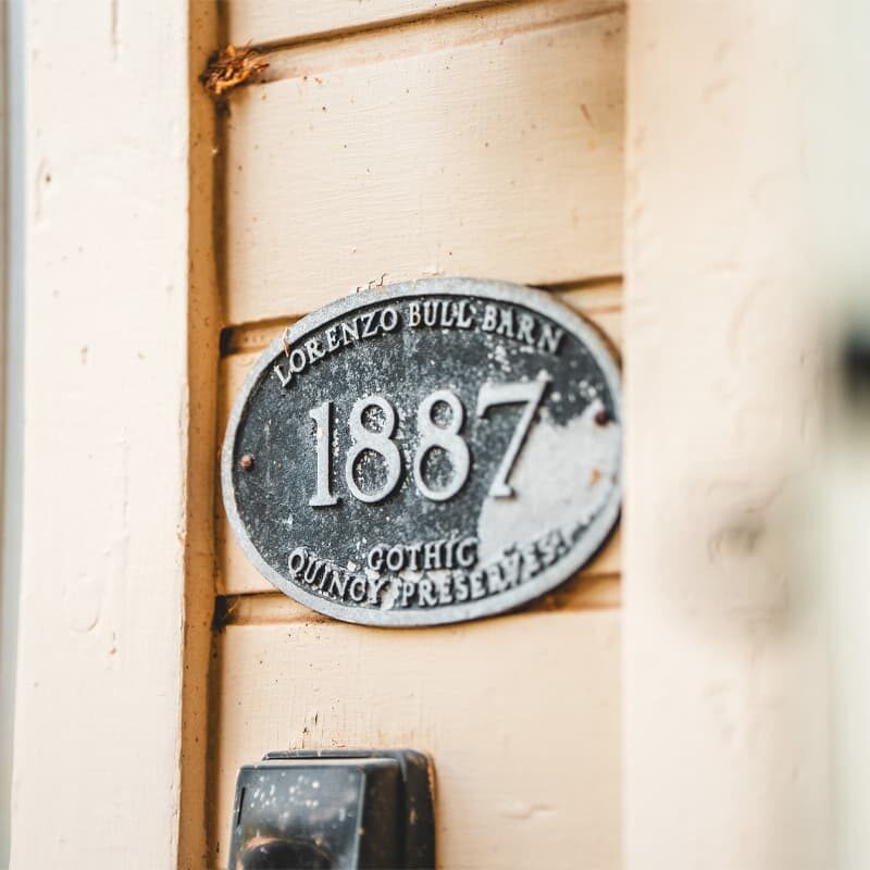 Quincy Art Center 1887 sign